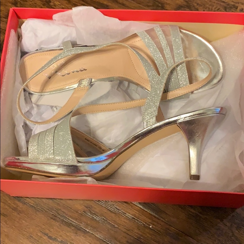 Kitten heels